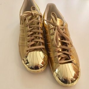 ADIDAS GOLD METAL TOE METALLIC SUPERSTARS